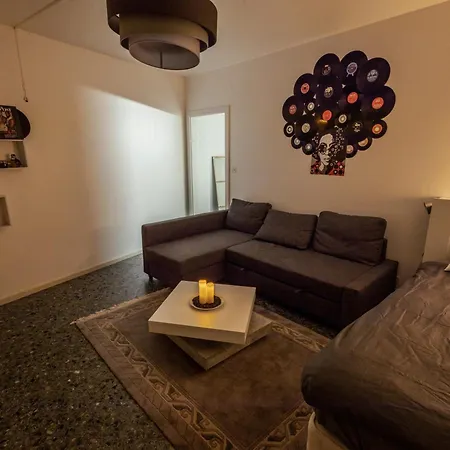 And Cozy Haven In Appartement *